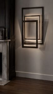 Hide a Small Light Behind the Middle Frame